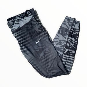 NWOT Nike Gray and Black Leggings